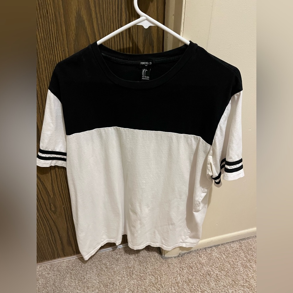 Forever21 Men’s T-Shirt (Black and White)- Size: Large